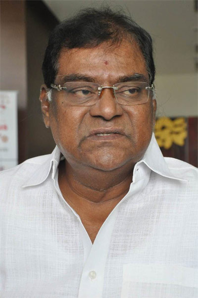 nandamuri taraka ramarao,kota srinivasa rao,ntr fans,mandaladhishudu movie,trivikramarao,rowdy inspector movie in kota srinivasa rao,kota srinivasa rao interview  ఎన్టీఆర్ ఫాన్స్ పై కోట...ఆవేదన..!